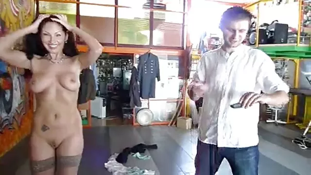 金持ちの女性。 女性 向 アダルト 動画