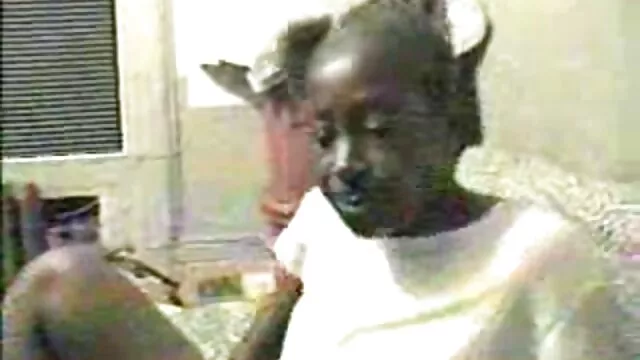 毛むくじゃらの十代は彼女の魅力を披露 女性 用 av 動画 無料