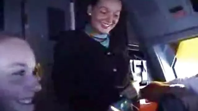 車は非常に良いが、スポーティです。 女の子 の ため の 無料 エッチ 動画